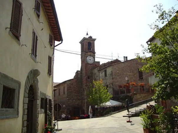 The piazza in the centre of Citerna