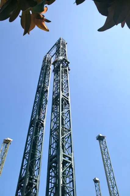 Giant tower ride at Mirabilandia