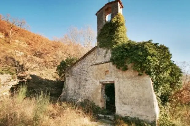 The ruined church of the Madonna della Costa on Monte Acuto
